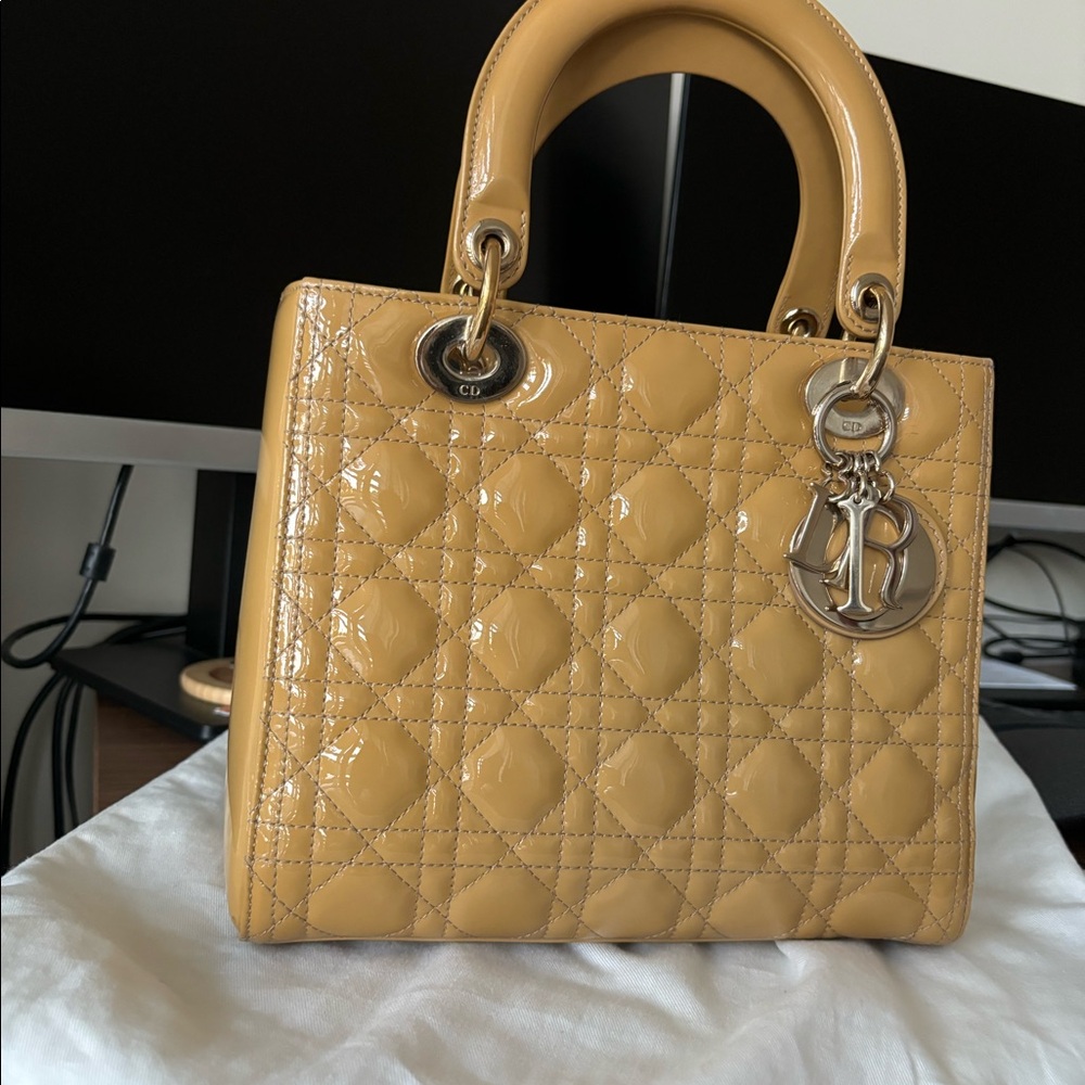 Christian Dior authentic Patent Medium Lady Dior Bag Beige - Picture 12 of 14
